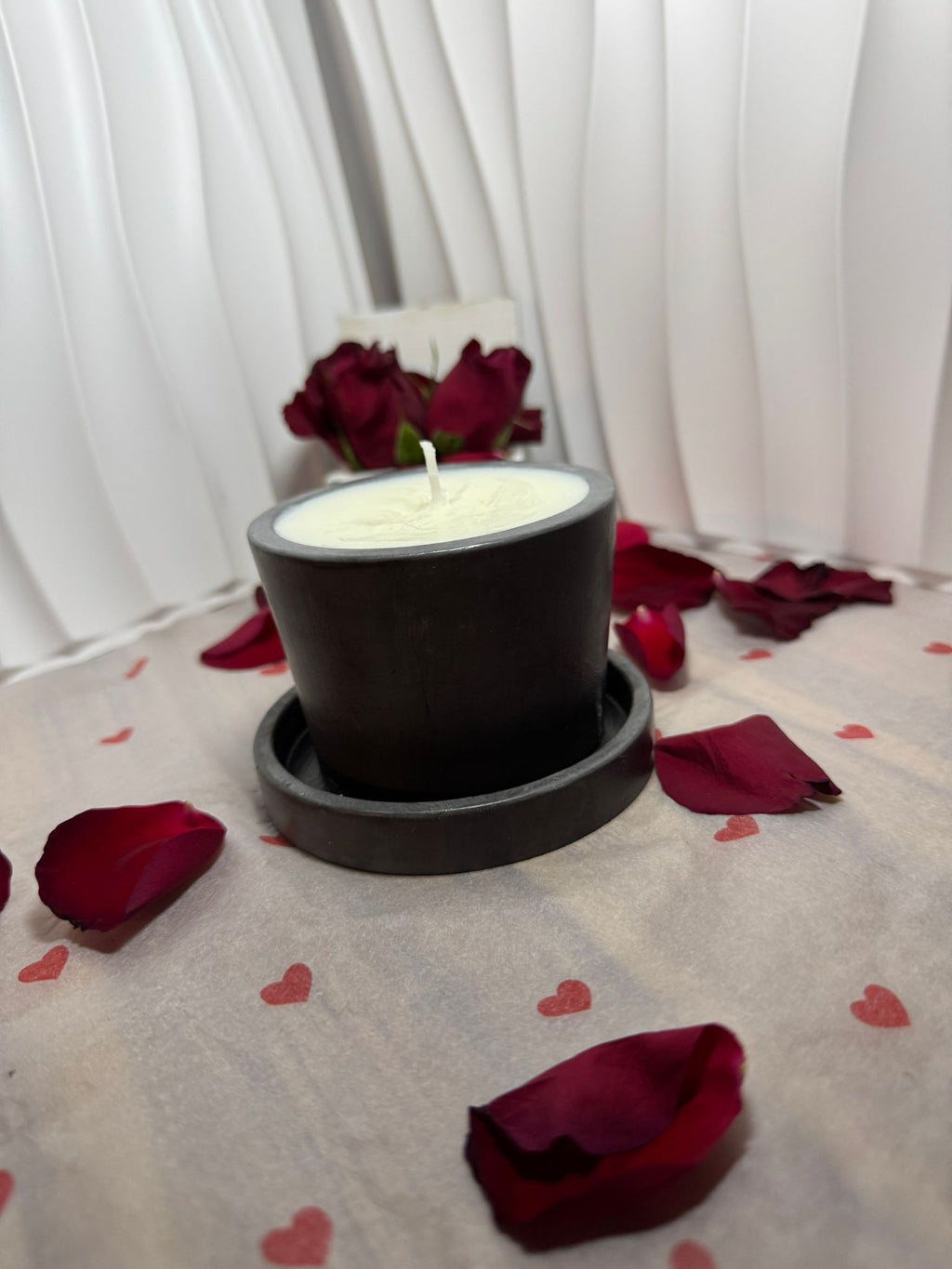 🕯️ Velvet Rose Handmade Ceramic Candle